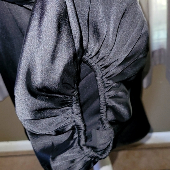 🖤VINCE CAMUTO SILKY LONG SLEEVE BLACK BLOUSE, SIZE LARGE - Picture 6 of 10